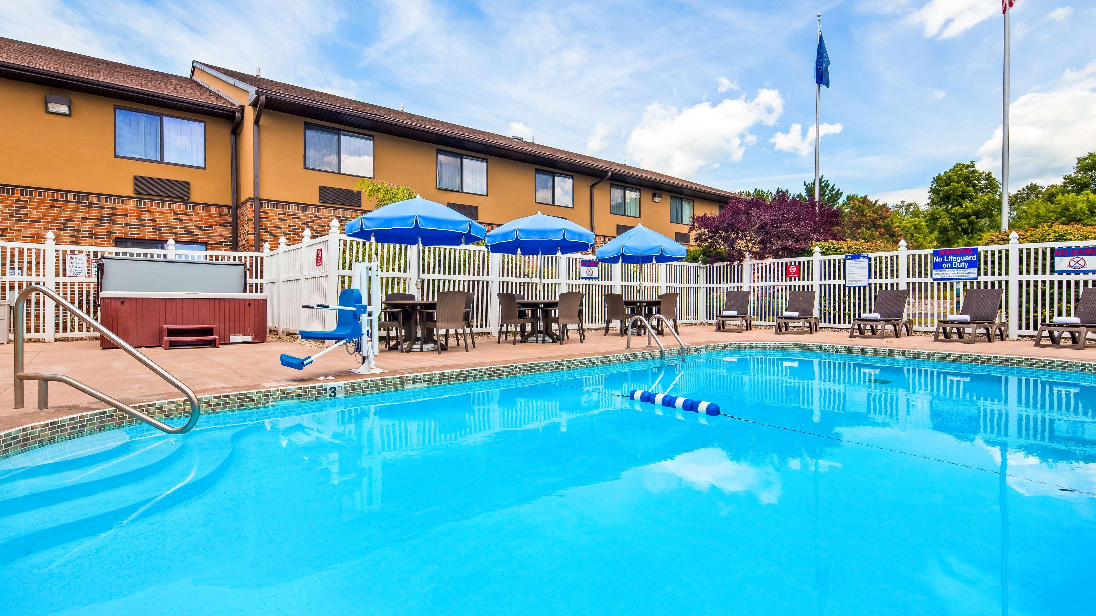 Best Western Kendallville Inn Buitenkant foto