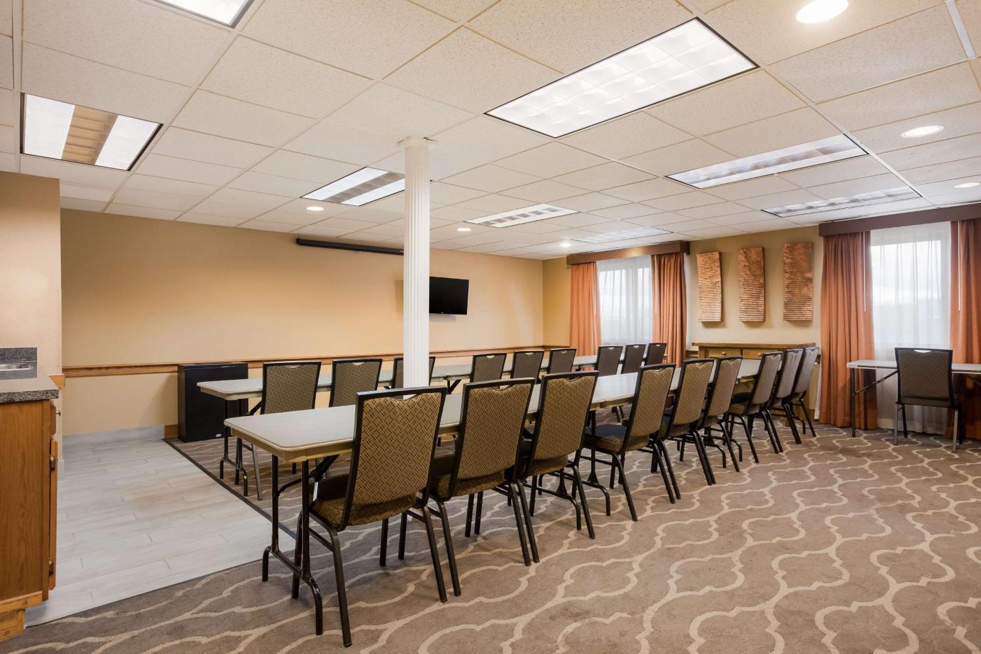 Best Western Kendallville Inn Buitenkant foto
