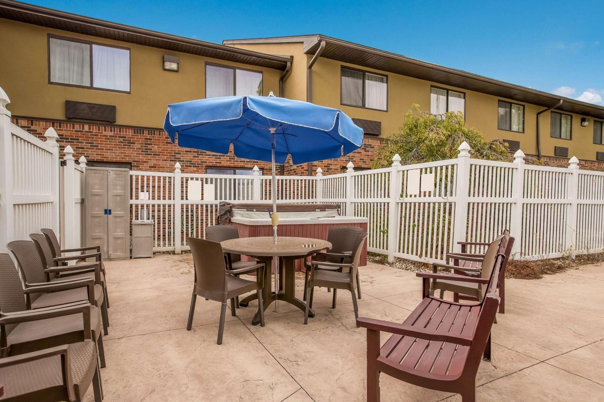Best Western Kendallville Inn Buitenkant foto